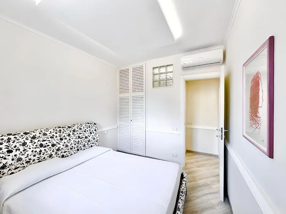 Jacuzzi Modern Front Sea + Private Parking Apartment Marina di Pietrasanta
